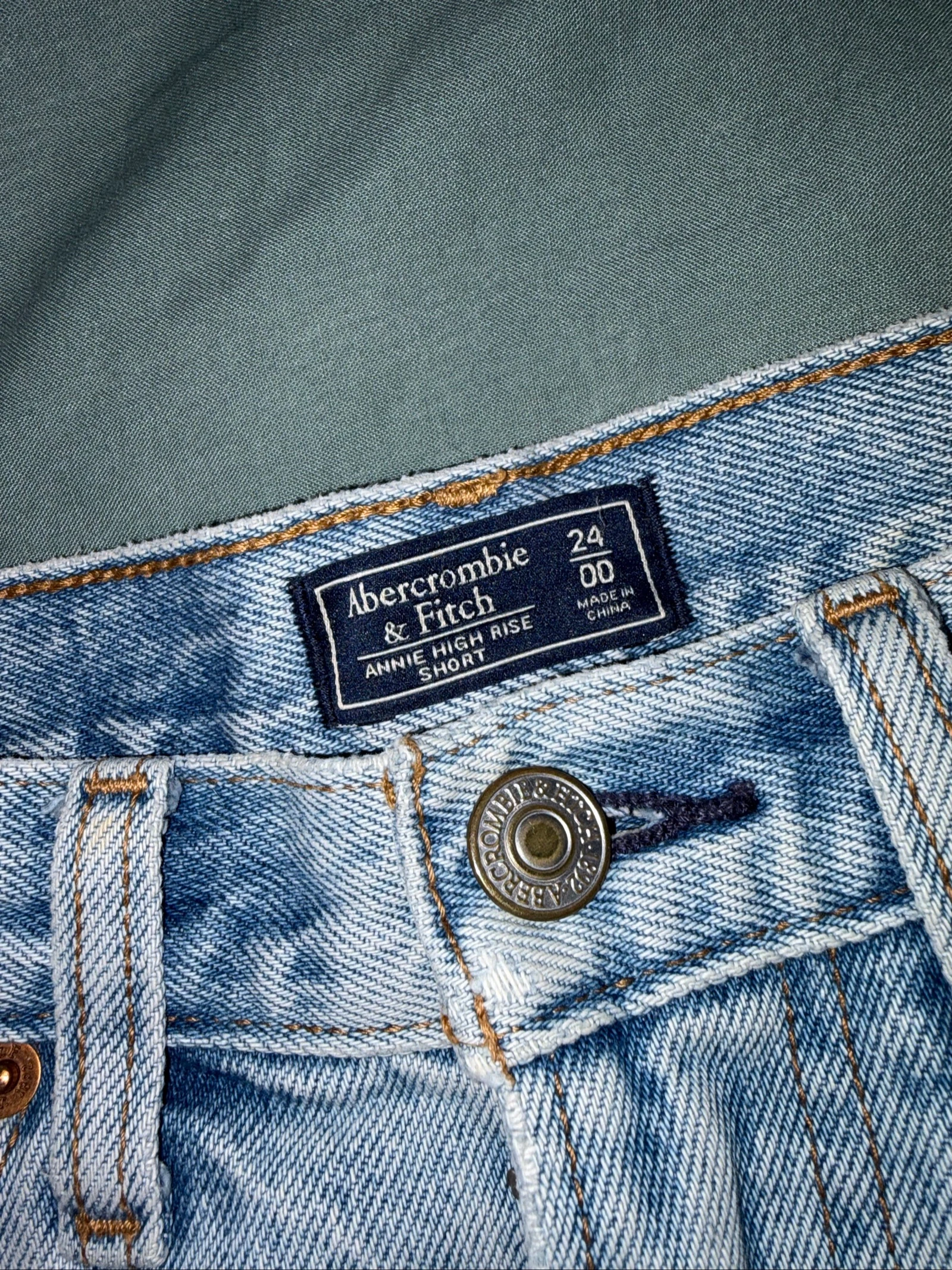 Titel: Set van 2 jeanshorts Zara & Abercrombie – Maat 34/36 – Zeer goede staat – photo 4